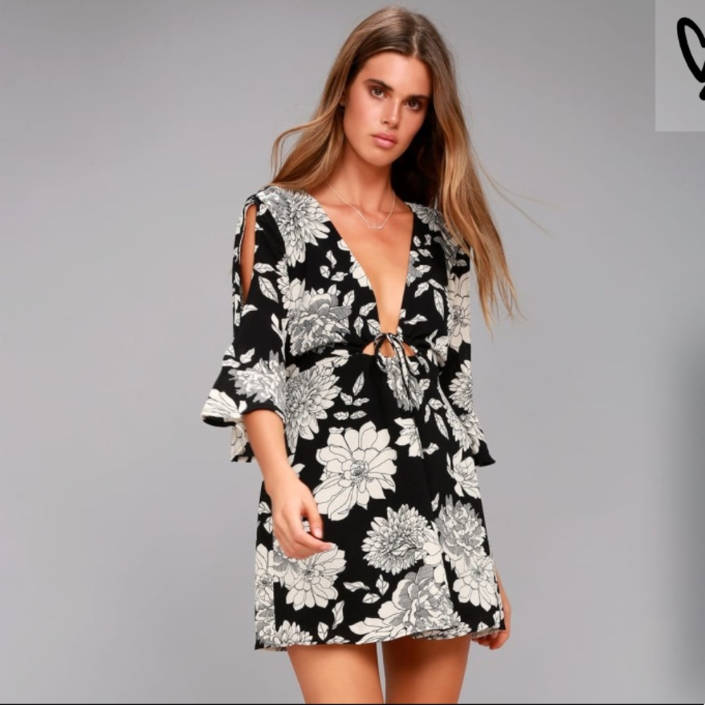 NWT Lulu's Floral Cold Shoulder Dress